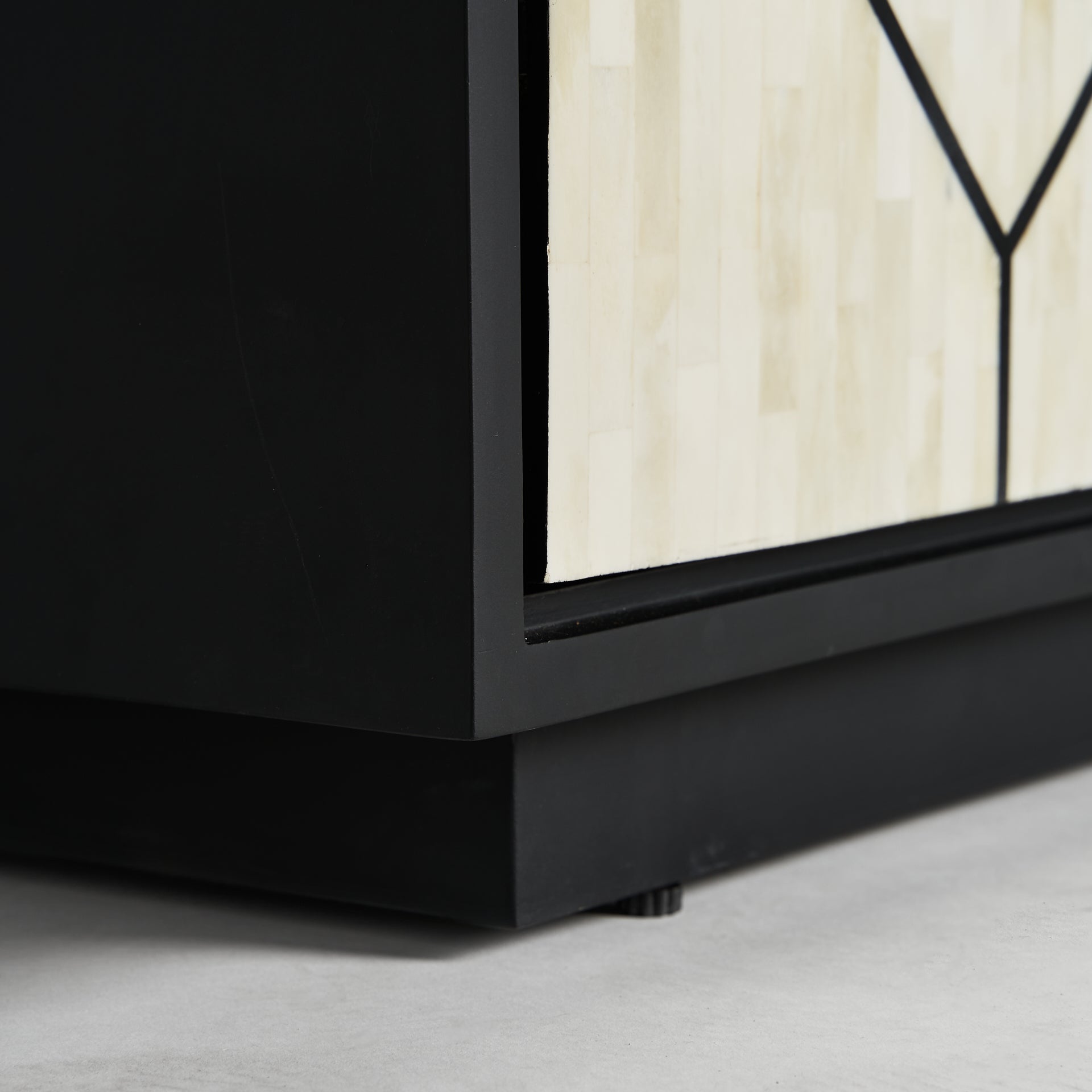 CHARMES SIDEBOARD